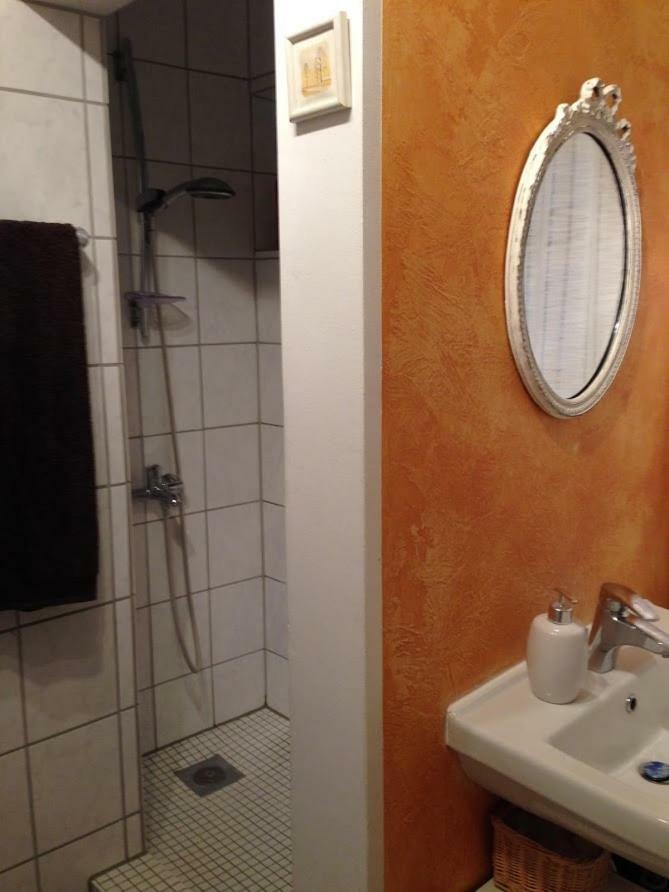 Ferienwohnung Mit Garten In Koeln Extérieur photo